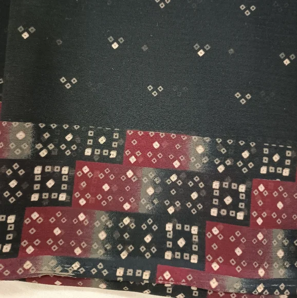 New black bandej patterned saree - Picture 3 of 5